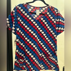 Women’s Dickies Heart Patterned V-Neck Top Scrub Top - Large - New without Tags